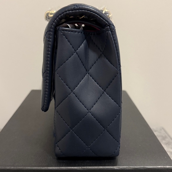 Navy blue quilted leather shoulder bag - Picture 2 of 4